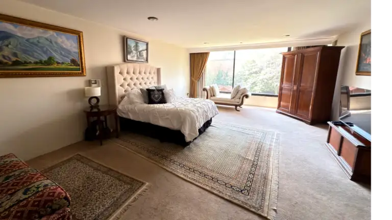 Venta-de-casa-en-bosques-de-las-lomas-lilas-cdmx-f2