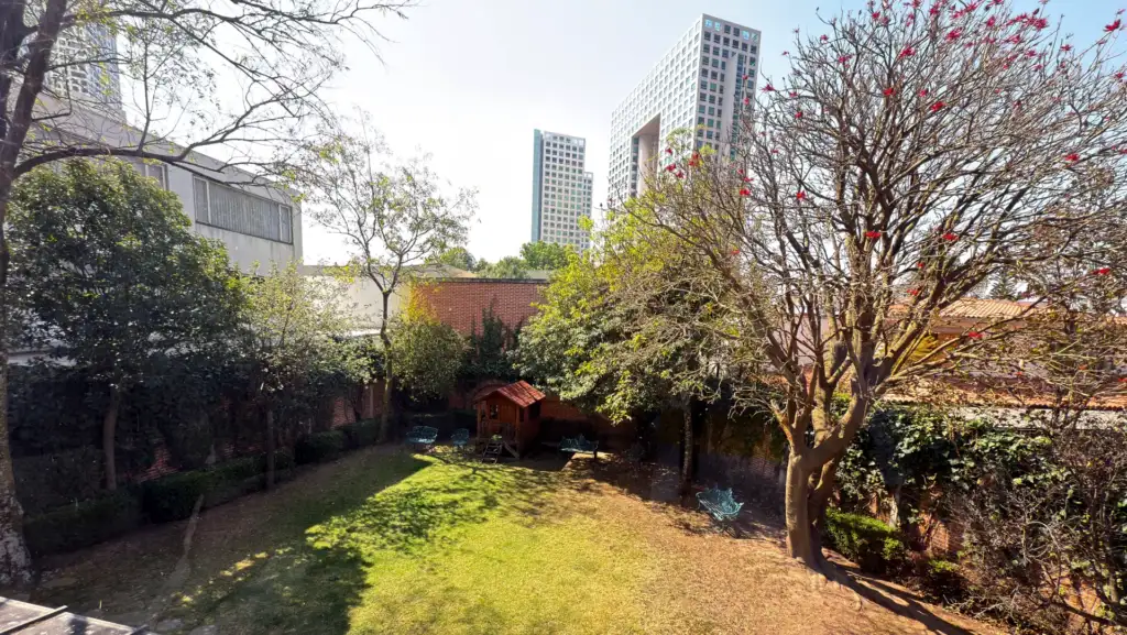 Venta-de-casa-en-bosques-de-las-lomas-lilas-cdmx-f1